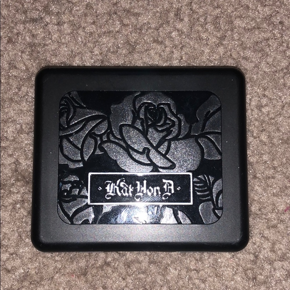 Kat Von D ‘Love Song’ blush
